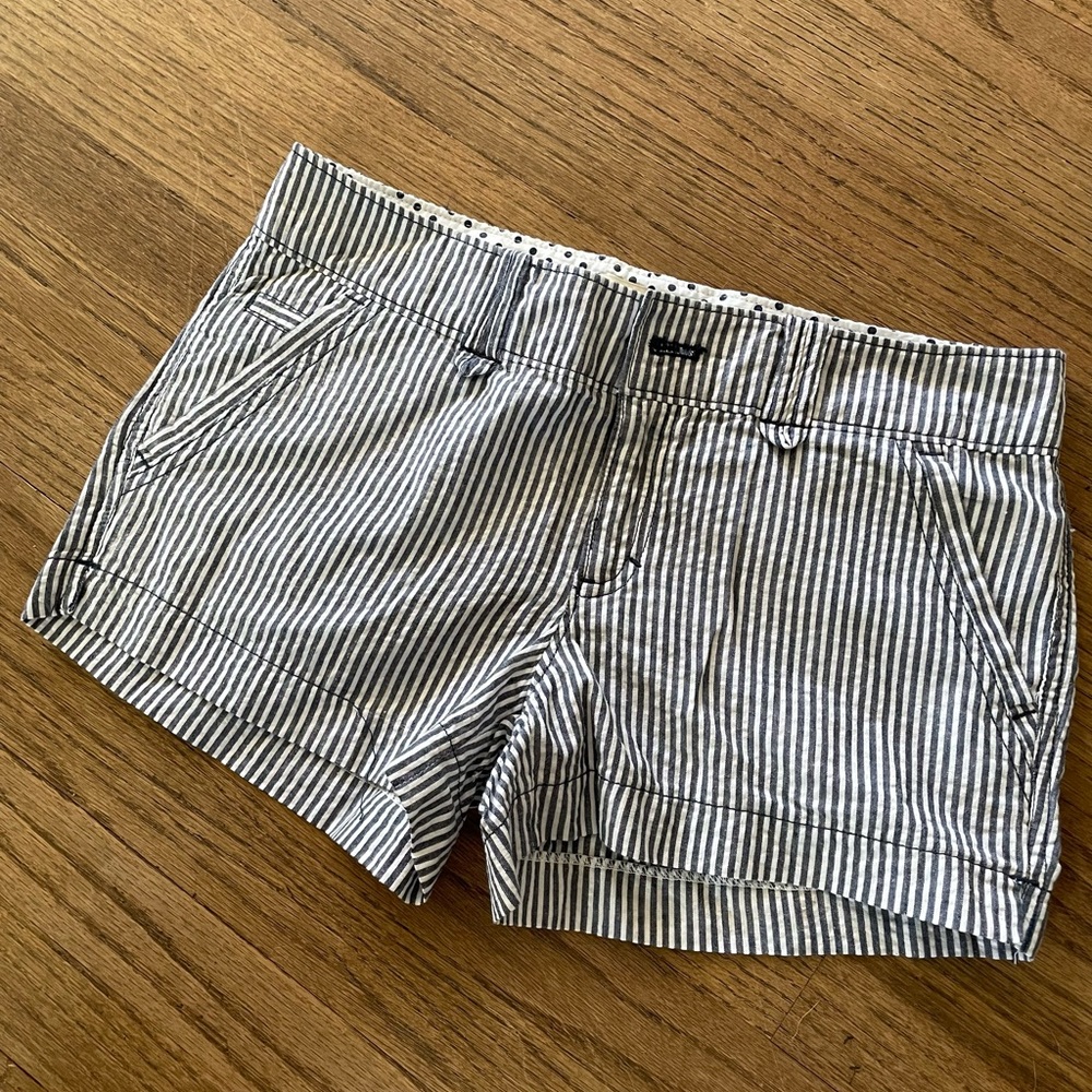 BRAND NEW NEVER WORN Y2K Forever 21 Striped Shortie Shorts